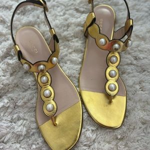 etallic Nappa Willow Pearl Thong Sandals 39.5 (I wear a size 9 in US)